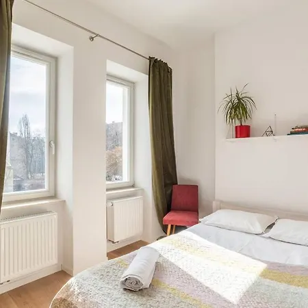 شقة Cozy Flat Near Metro Szwedzka وارسو