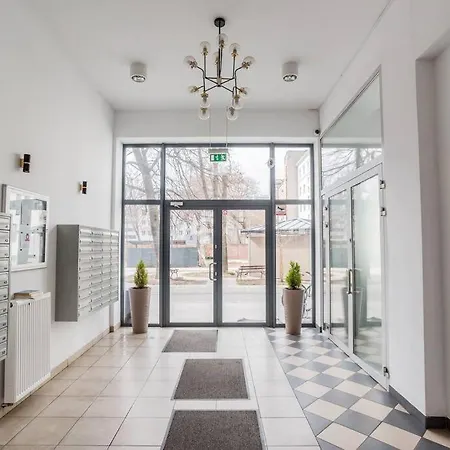 아파트 Cozy Flat Near Metro Szwedzka *