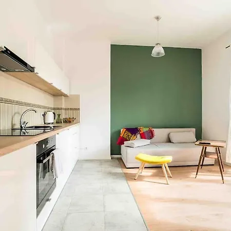 Cozy Flat Near Metro Szwedzka